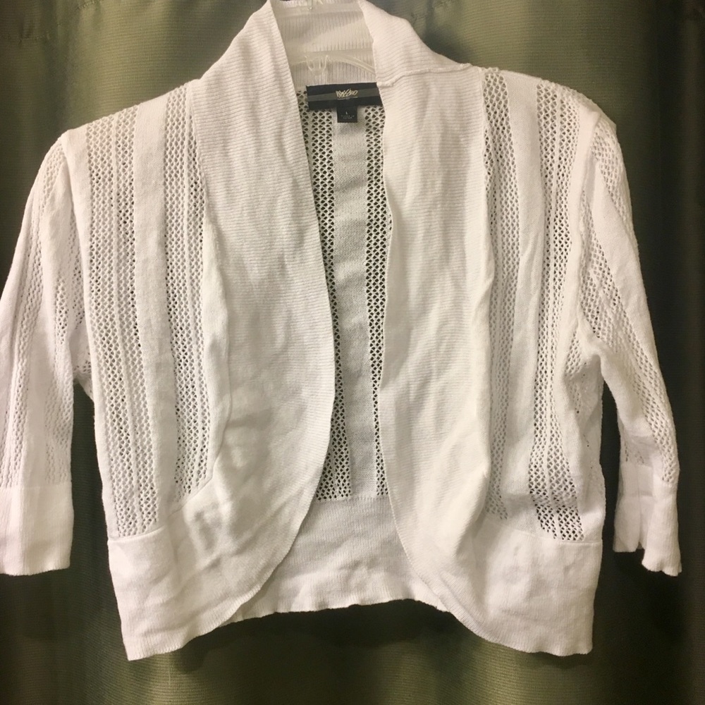 White knitted shrug sweater